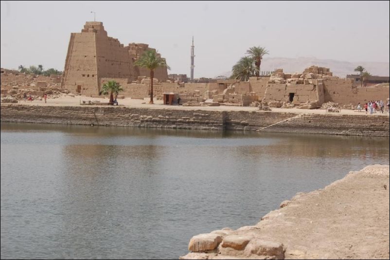 <i><b>Luxor-098</b></i>