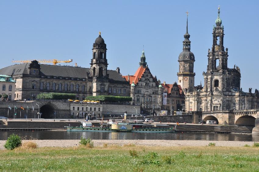 <i><b>277-Dresden</b></i>