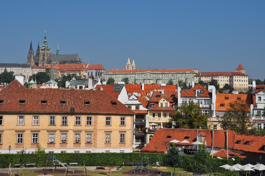 <i><b>504-Prag</b></i>