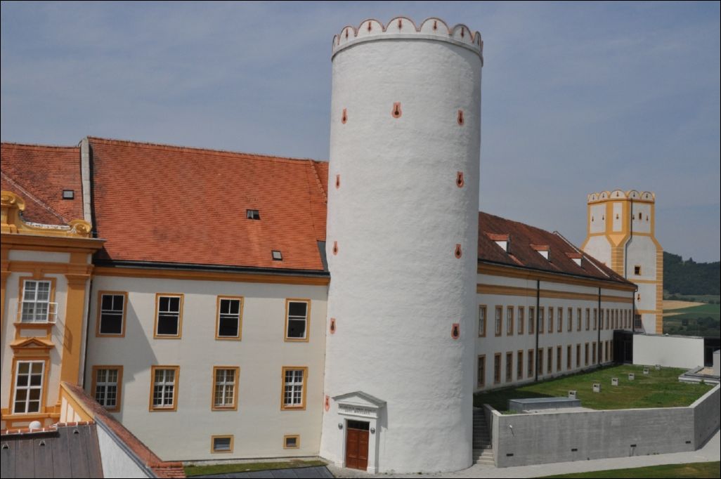 <i><b>Oesterreich-049</b></i>