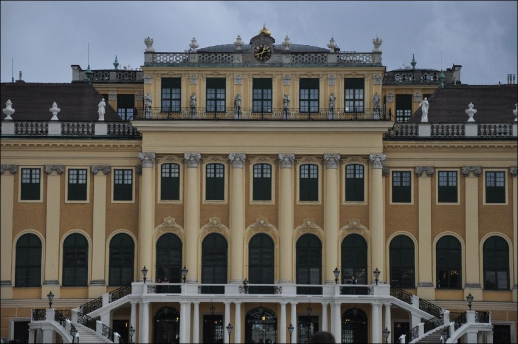 <i><b>Wien-025</b></i>