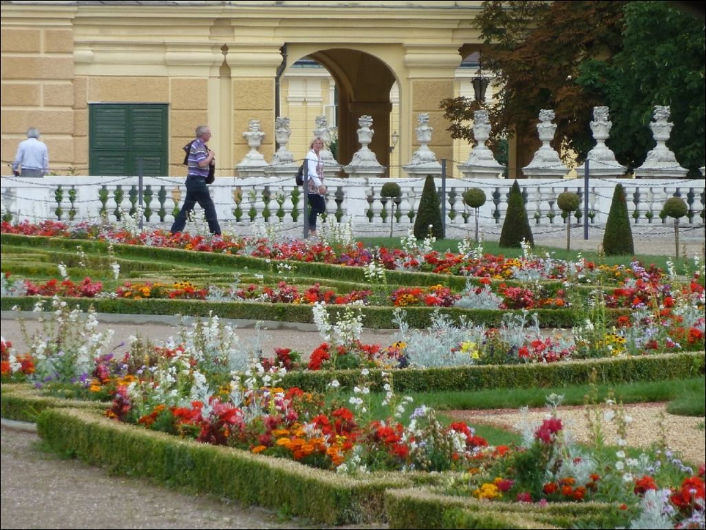 <i><b>Wien-028</b></i>