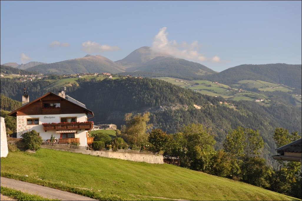 <i><b>Suedtirol-143</b></i>