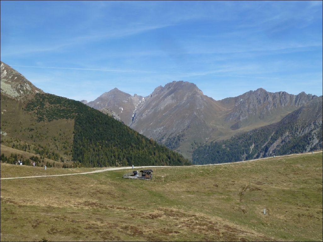 <i><b>Suedtirol-247</b></i>