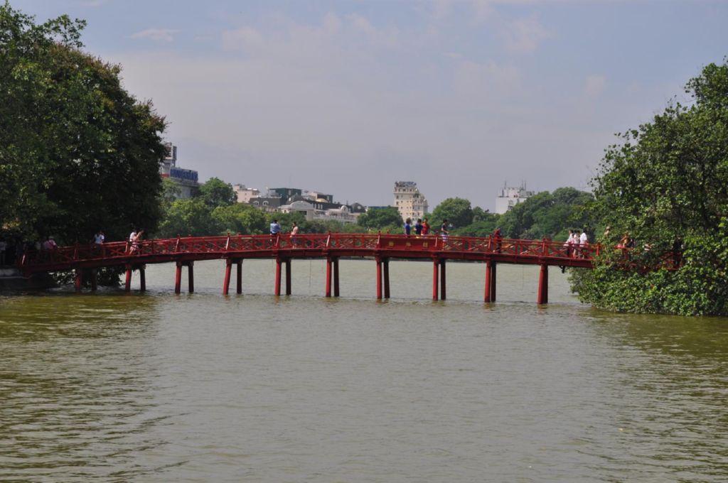 <i><b>Hanoi-033</b></i>