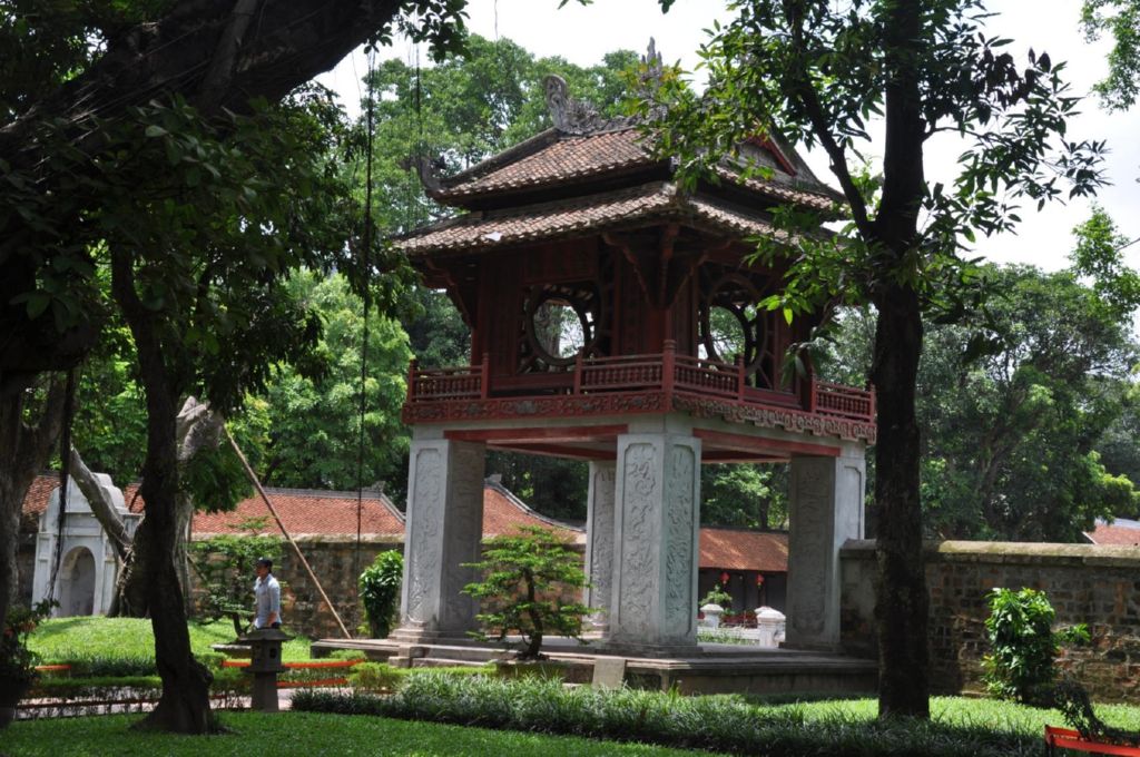 <i><b>Hanoi-064</b></i>