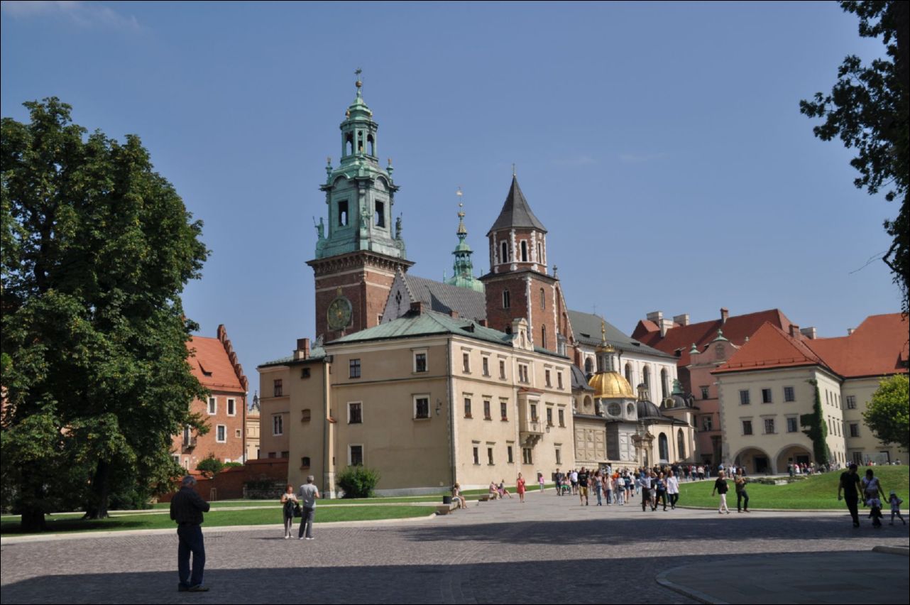 <i><b>Krakau Schloss</b></i>