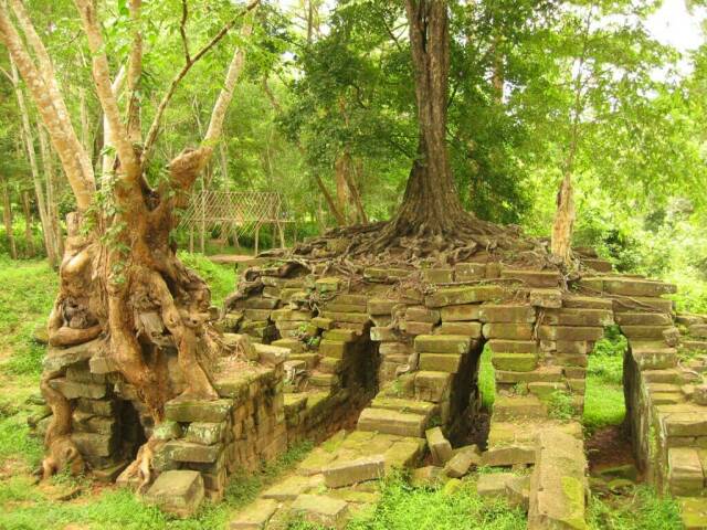 0069-Auf_dem_Weg_zum_Ta_Phrom