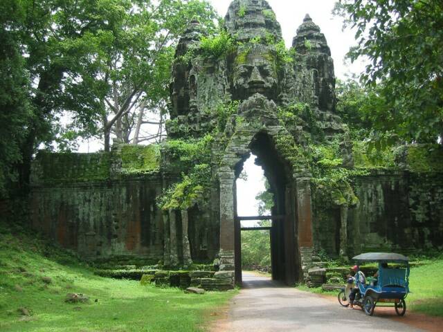0184-Angkor_Thom_North_Gate
