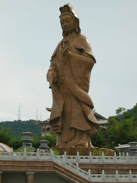 Die 48m hohe Buddha-Statue