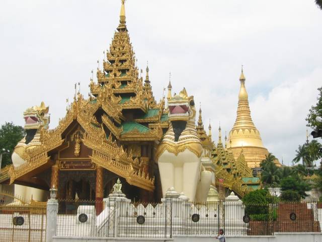 Die Shwegadon Pagoda