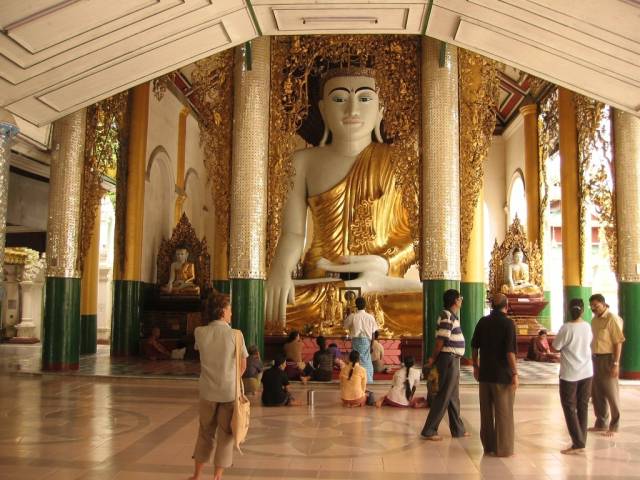 In der Shwegadon Pagoda