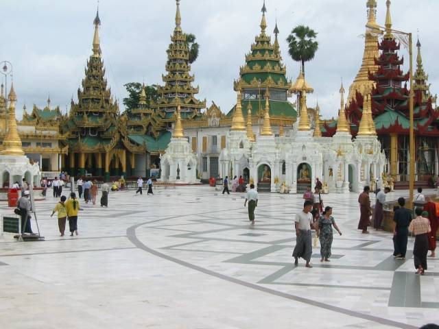 In der Shwegadon Pagoda