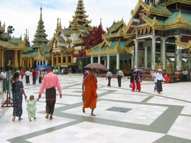 In der Shwegadon Pagoda