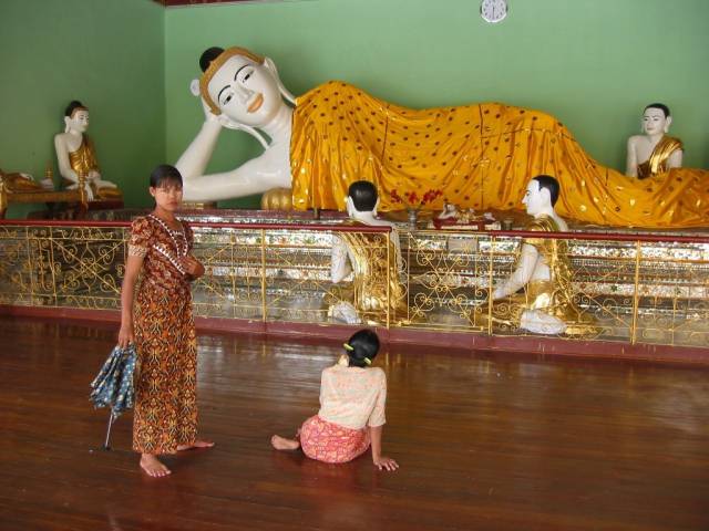 In der Shwegadon Pagoda