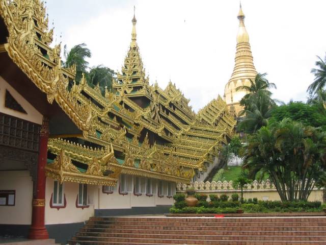 In der Shwegadon Pagoda