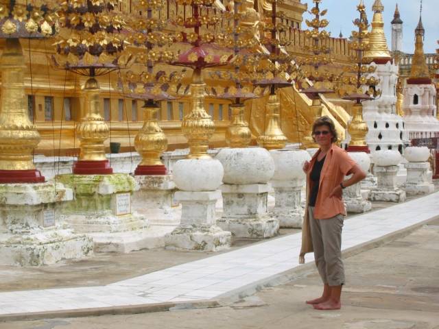 In der Shwezigon Pagoda