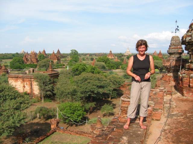 Andrea auf der Mingalazedi-Stupa