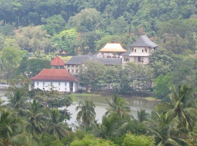 Blick auf den Zahntempel