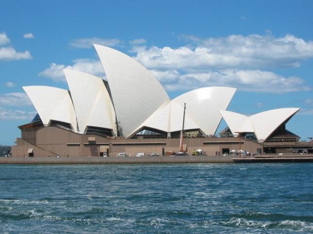 <i><b>Sydney Opera House</b></i>