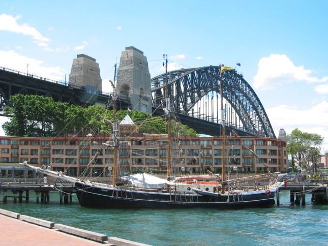 <i><b>Sydney Harbour Bridge</b></i>