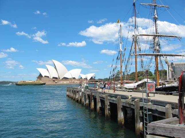 <i><b>Sydney Opera House</b></i>