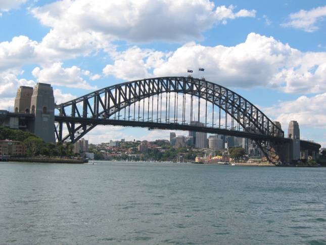 <i><b>Sydney Harbour Bridge</b></i>