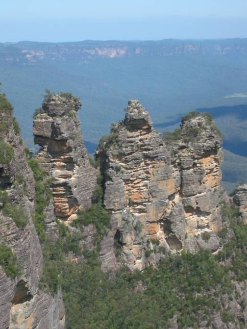 <i><b>The Three Sisters - Blue Mountains</b></i>
