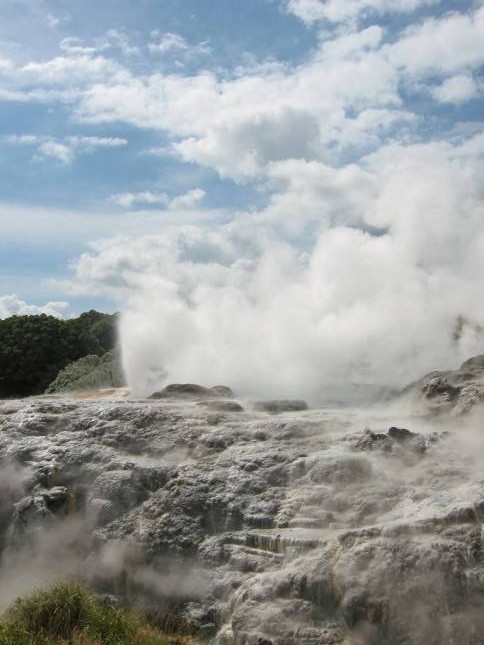 <i>Pohutu-Geysir</i>