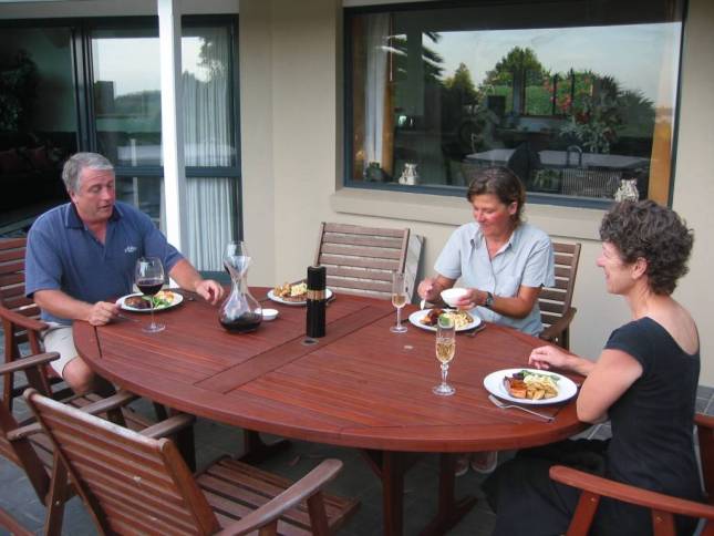 <i>Abendessen bei den Warners (kennengelernt in Thailand)</i>