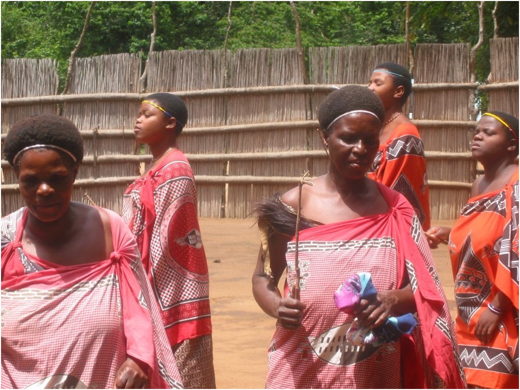 <i>0029-Tanz_im_Swazi_Cultural_Centre</i>