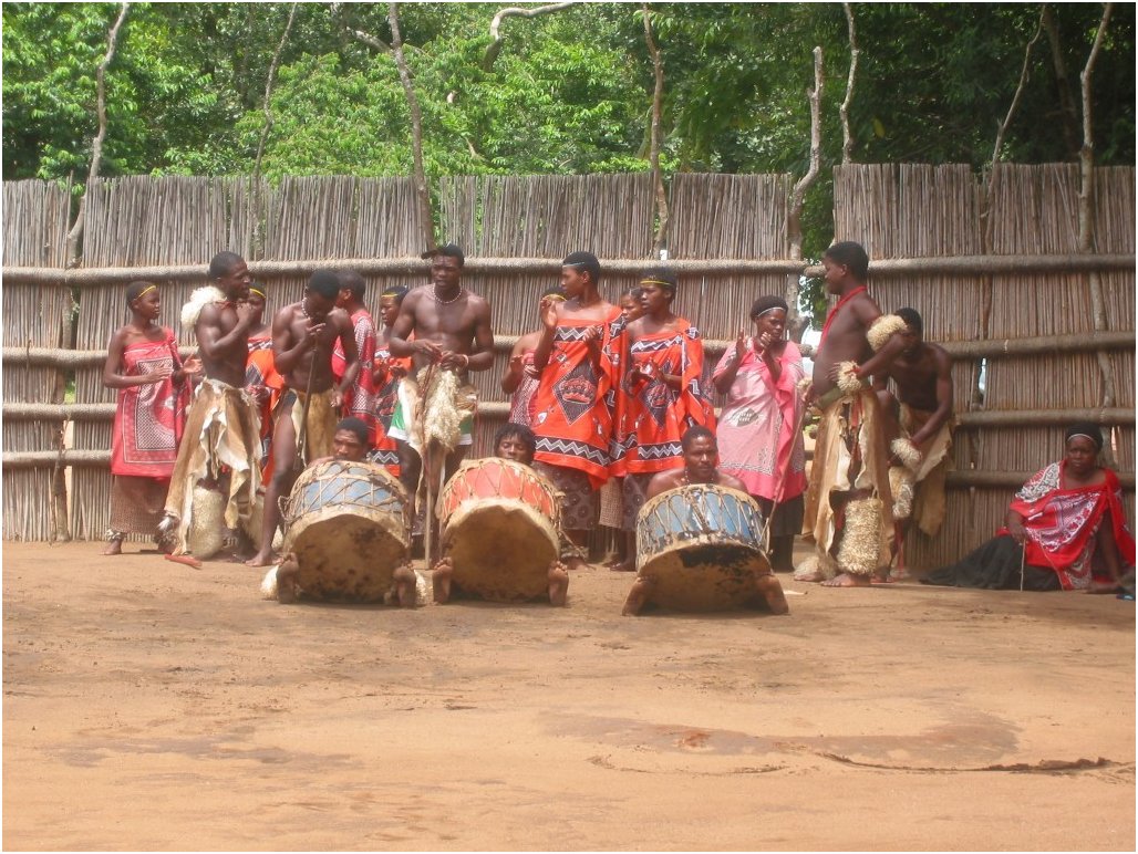 <i>0038-Tanz_im_Swazi_Cultural_Centre</i>