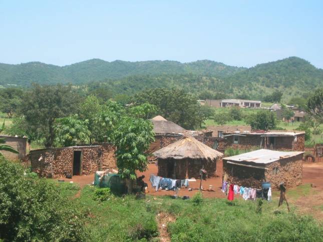<i>Zulu-Dorf in der Provinz KwaZulu-Natal</i>