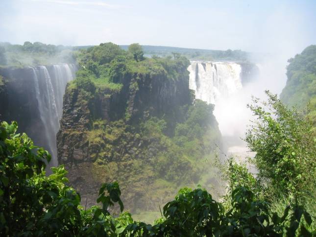 <i><b>Victoria Falls - Hauptwasserfall</b></i>